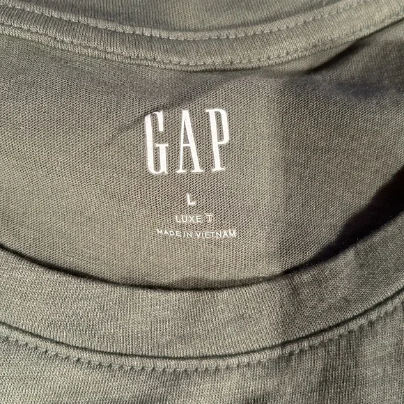 Woman’s Top - Picture 5 of 5